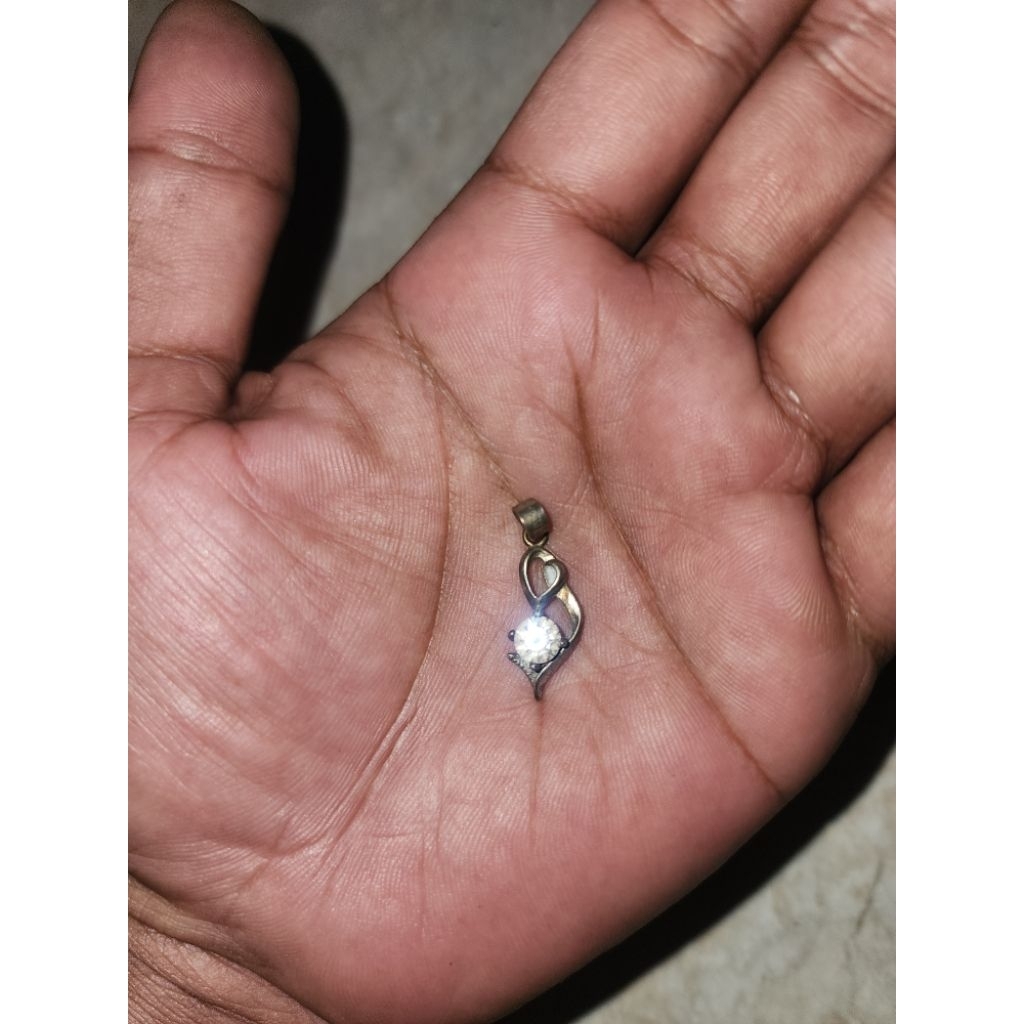 bandul liontin perak brmata brkilau unik jadul