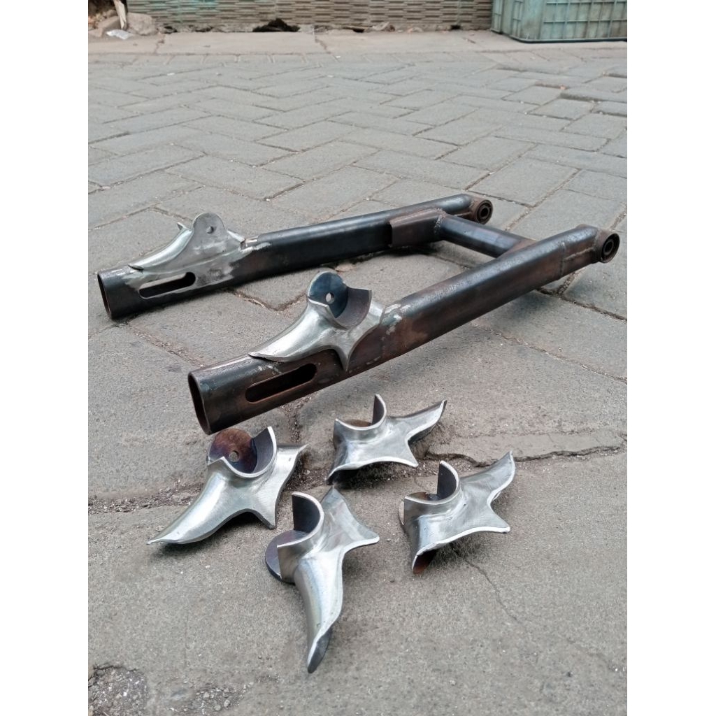 PANGKON DUDUKAN SHOK SWING ARM /PNP CB GL100 /SWING ARM W175/K2R