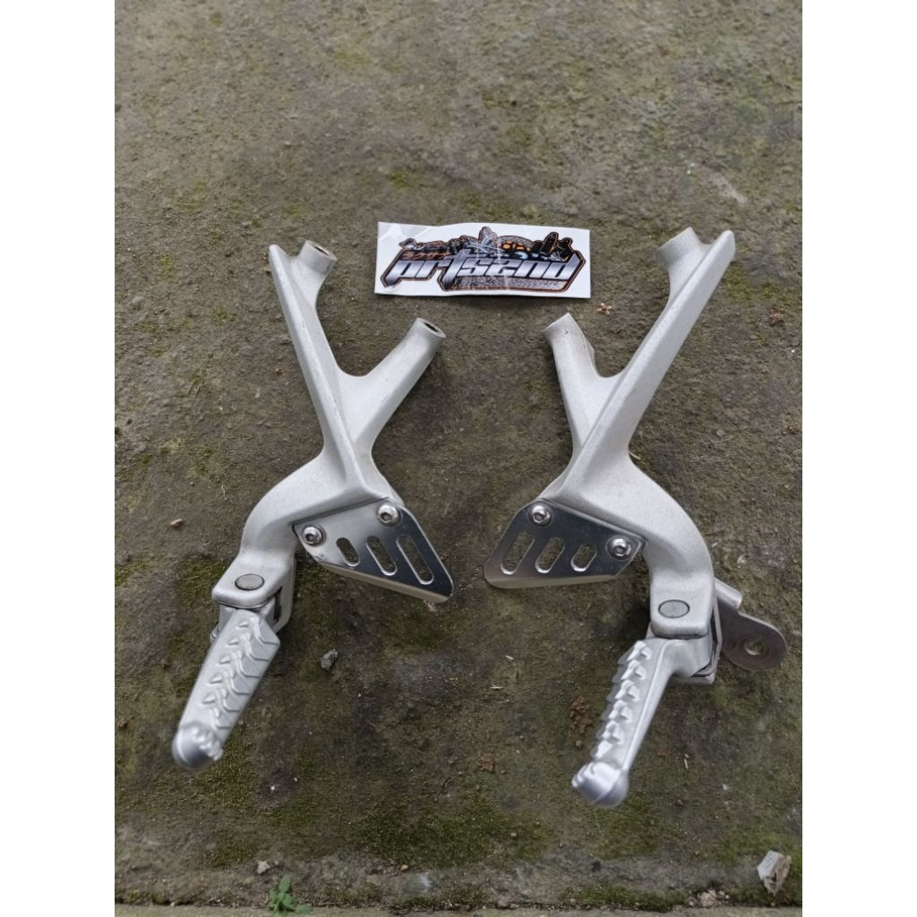 Footstep belakang Aprilia rsv4 Original copotan