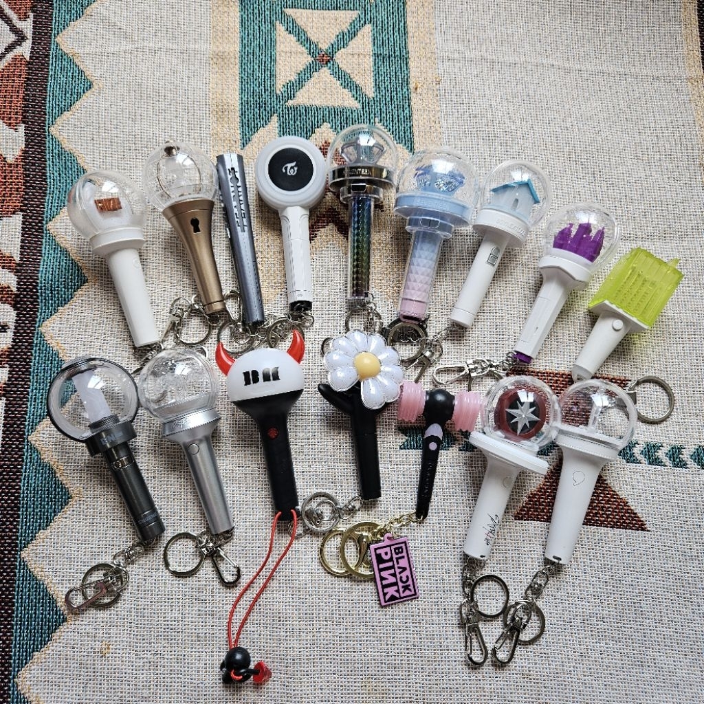 Ready stock mini lightstick seventeen enhypen straykids aespa ateez boynextdoor gidle twice blackpin