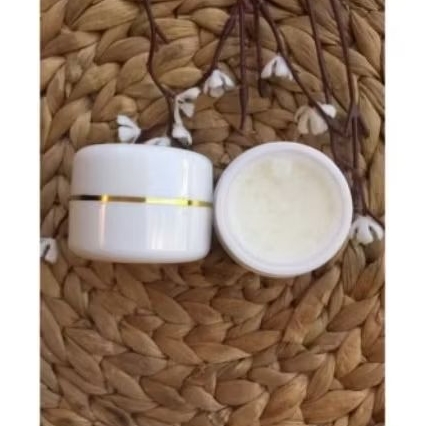 crem malam kusus wajah berjerawat menghilangkan jerawat dan bekas nya juga untuk mencerahkan