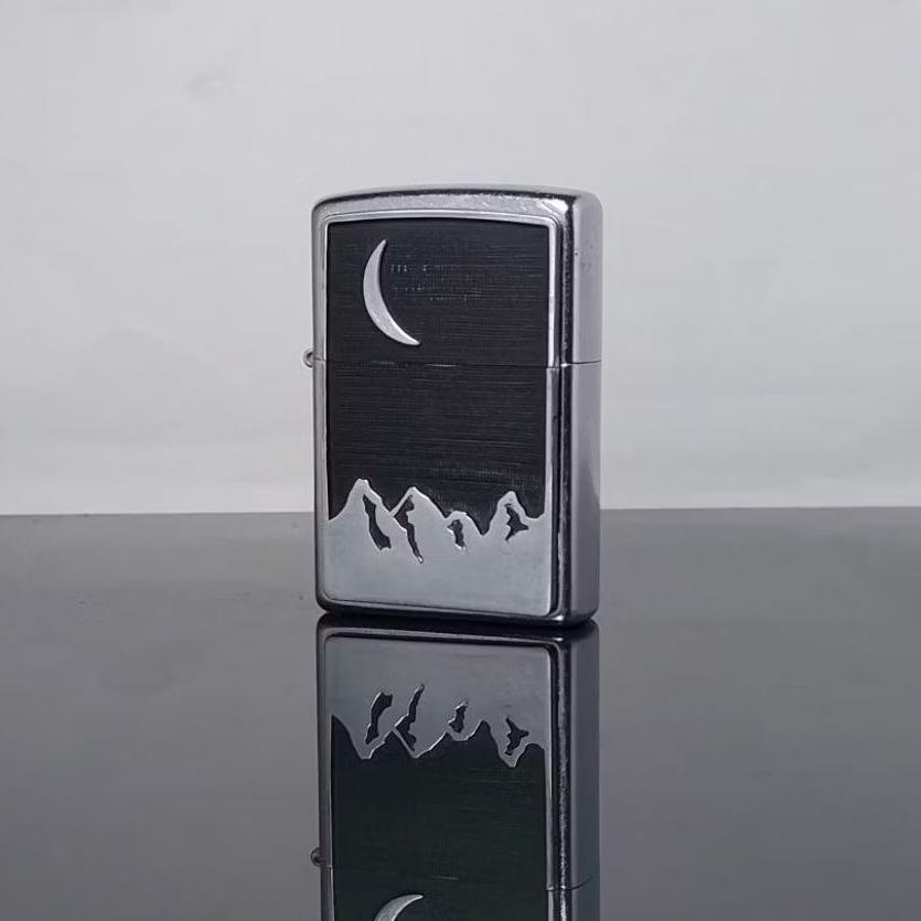 ZIPPO MRLBORO MOON OVER MOUNTAIN OFFICIAL LICENSED PRODUCT USA RELEASE TAHUN  2000
