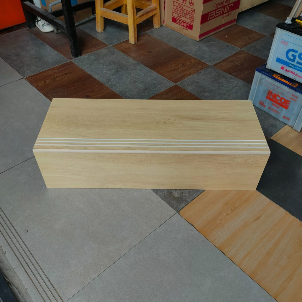 Granit tangga 30x100 dan 20x100 Motif kayu Cream Elmwood