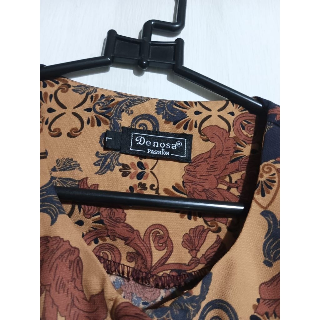 Preloved blouse motif denosa