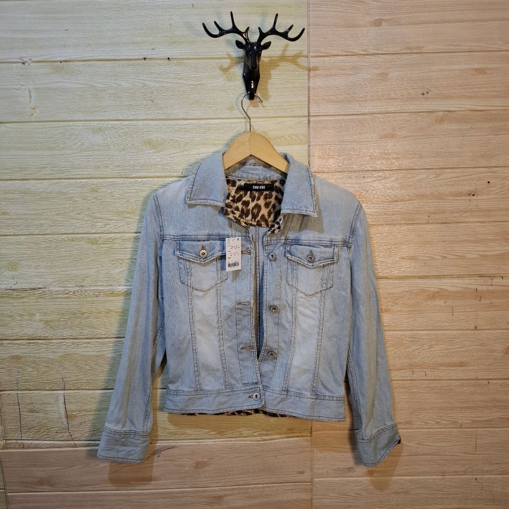 CHU XXX Jaket Jeans wanita leopard size M / LD:94x P:53/ Bahan lembut, tidak terlalu tebal/ jaket de