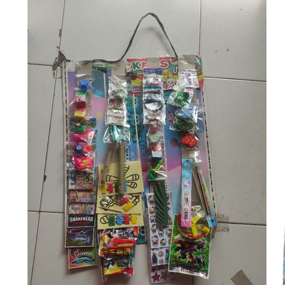 Paket hemat Mainan Siap Jual Eceran 1000 Isi 150pcs Grosir Mainan Lembaran Titip Warung