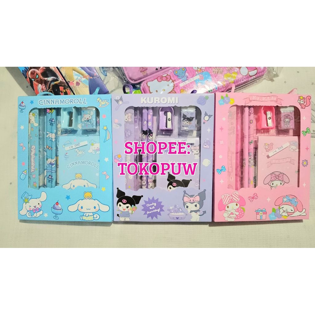 

*TOKOPUW* [READY LANGSUNG KIRIM] Alat Tulis SET Anak Cute Karakter Melo-dy Kuro-mi Cinnamon-roll Warna-Warni - Penggaris, Pensil, Rautan, Penghapus, Mini Note Pastel (Lucu & Imut)