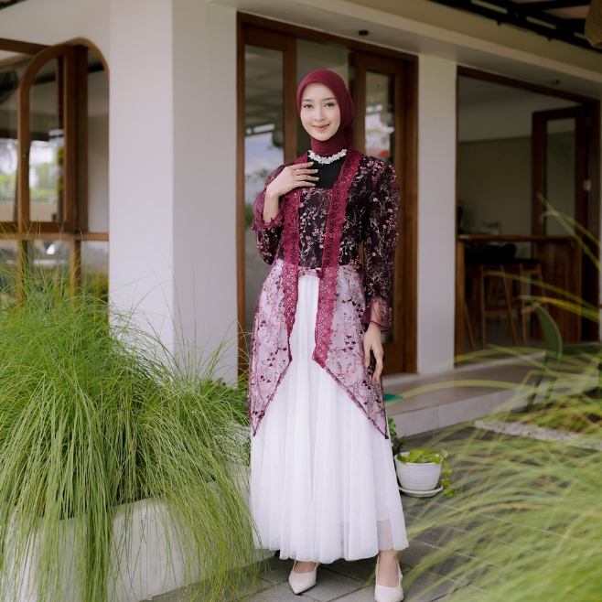 Delova Wardrobe - CLARISSA KEBAYA KUTU BARU MOERN  Dewasa Premium Modern Brukat Vintage Cantily Outf