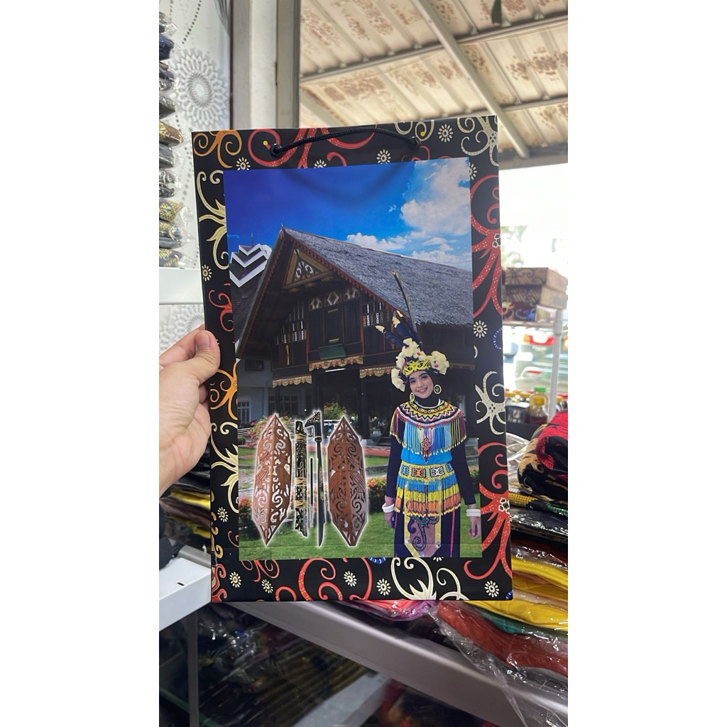

Paper Bag Khas Kalimantan