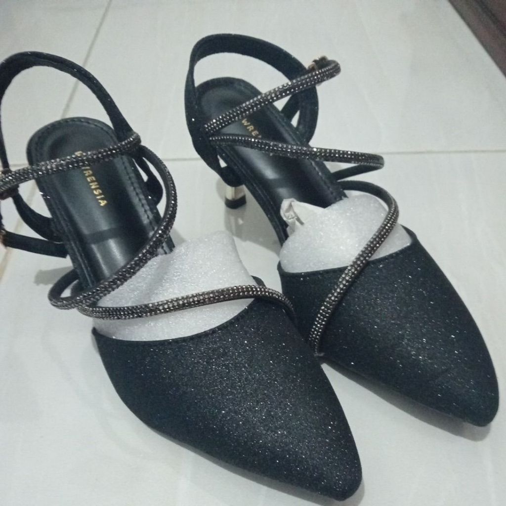 heels wanita lawrensia