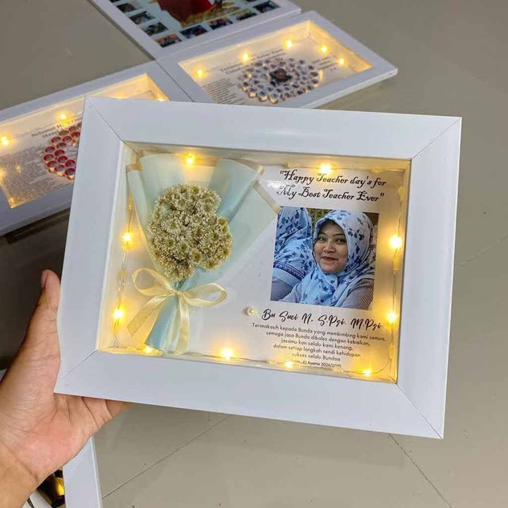 

kado wedding/edelweis in frame/kado sahabat/buket bunga edelweis/kado pacar/kado teman nikahan murah
