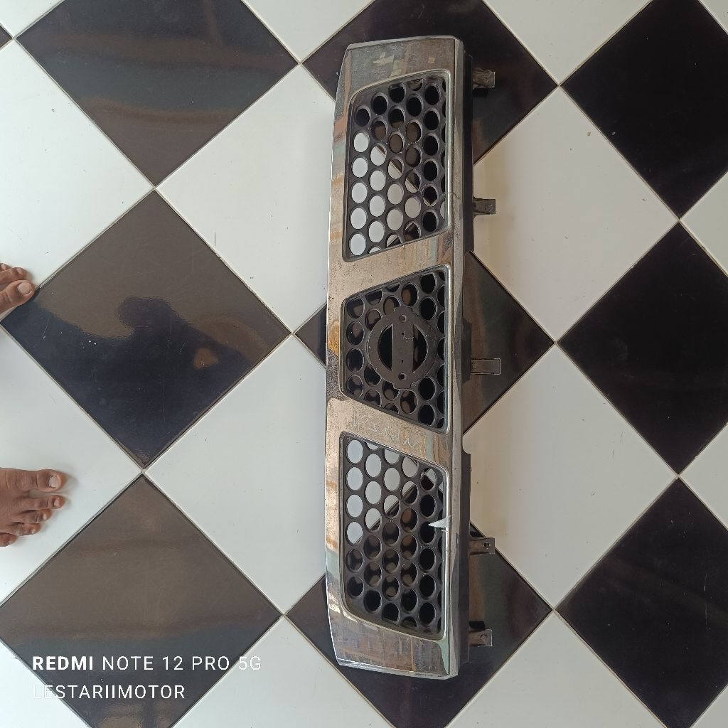 GRILL GRILLE NISSAN TERRANO