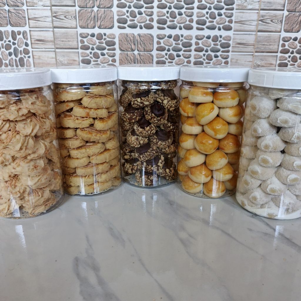 

Cookies Homemade Premium – Nastar, Kastengel, Putri Salju, Lidah Kucing, Sagu Keju, Chocolate Thumbprint, Kue Kacang
