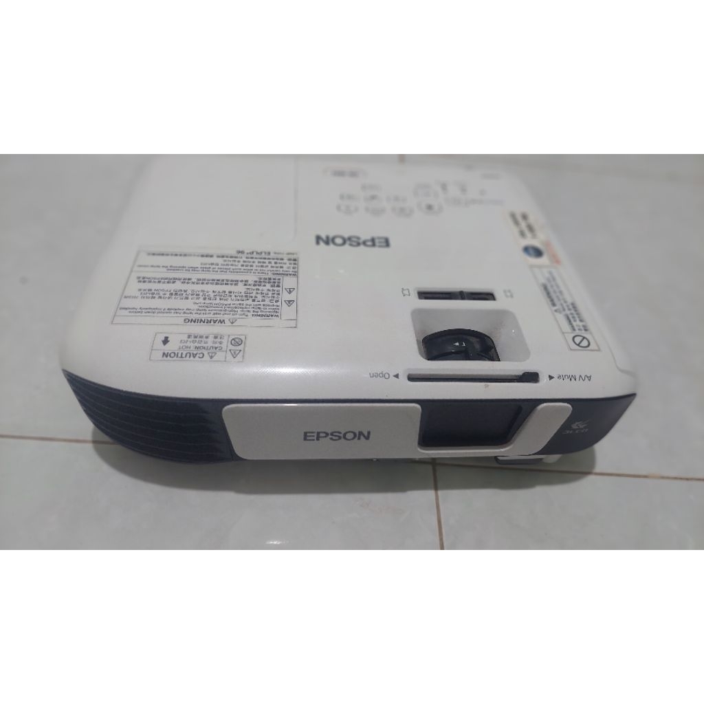 PROYEKTOR EPSON EB -W41