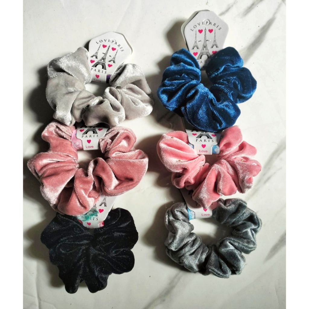 Ikat Rambut Besar Scrunchie Bludru
