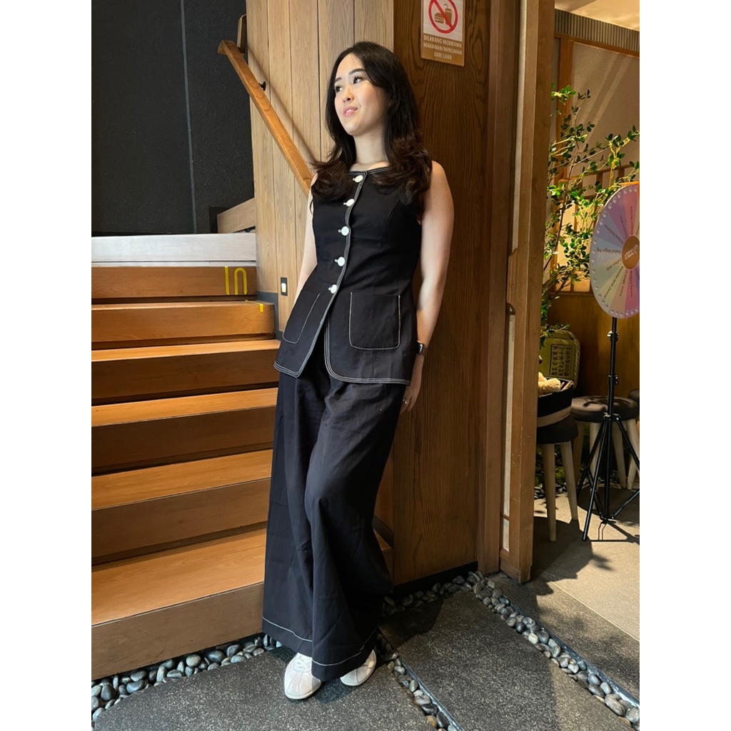 Nineties Studio - Set black and white stitched vest & pants / rompi wanita / vest wanita / set hitam
