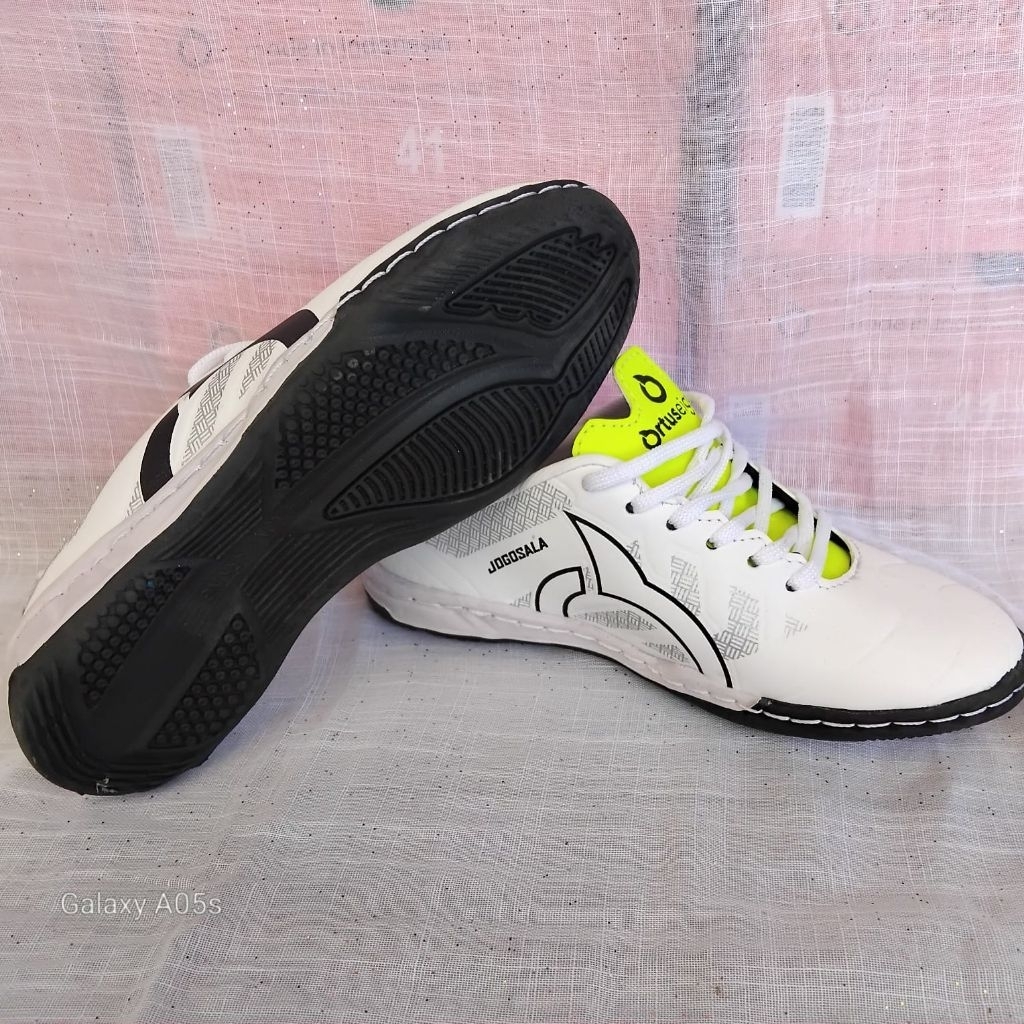 Sepatu futsal anak jahit