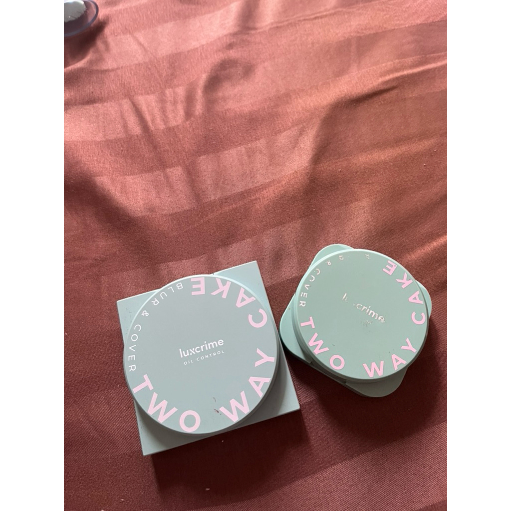 Preloved Two way cake Luxcrime