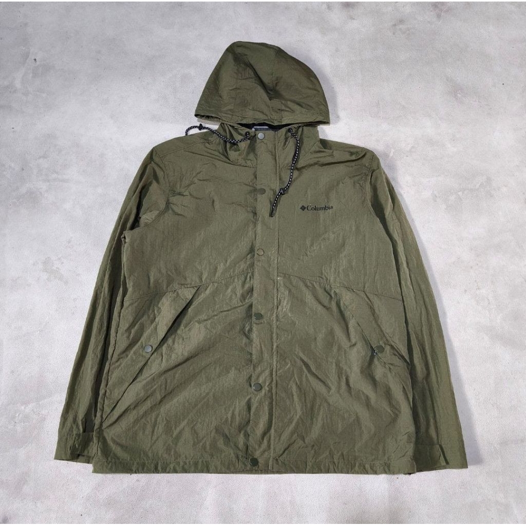 Jaket windbraker pria Columbia hijau army