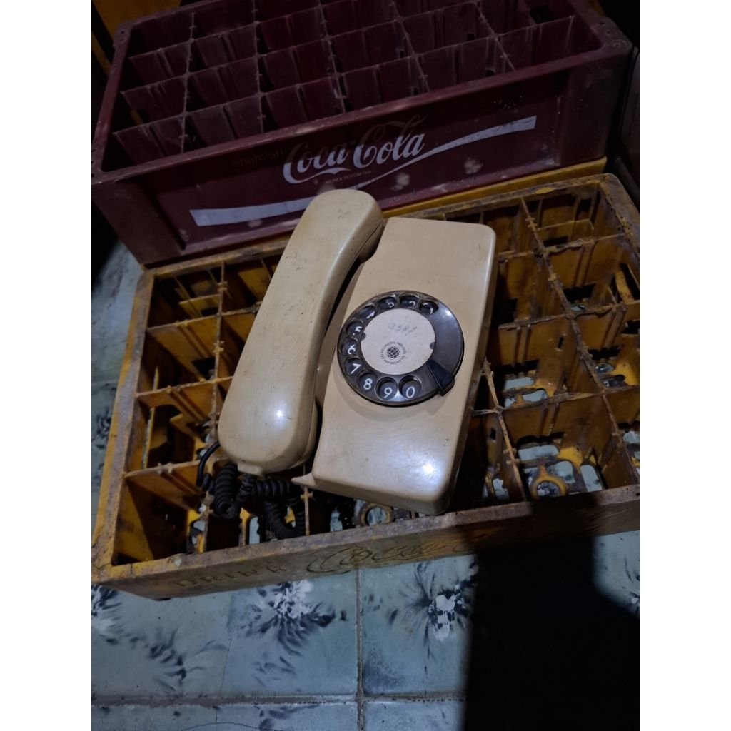 Telepon 225rb  jadul antik lawas kuno display vintage