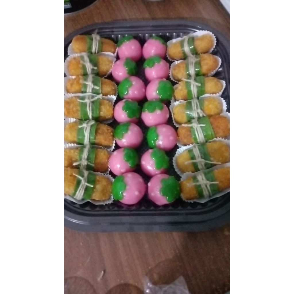

kue nampan 2 macam