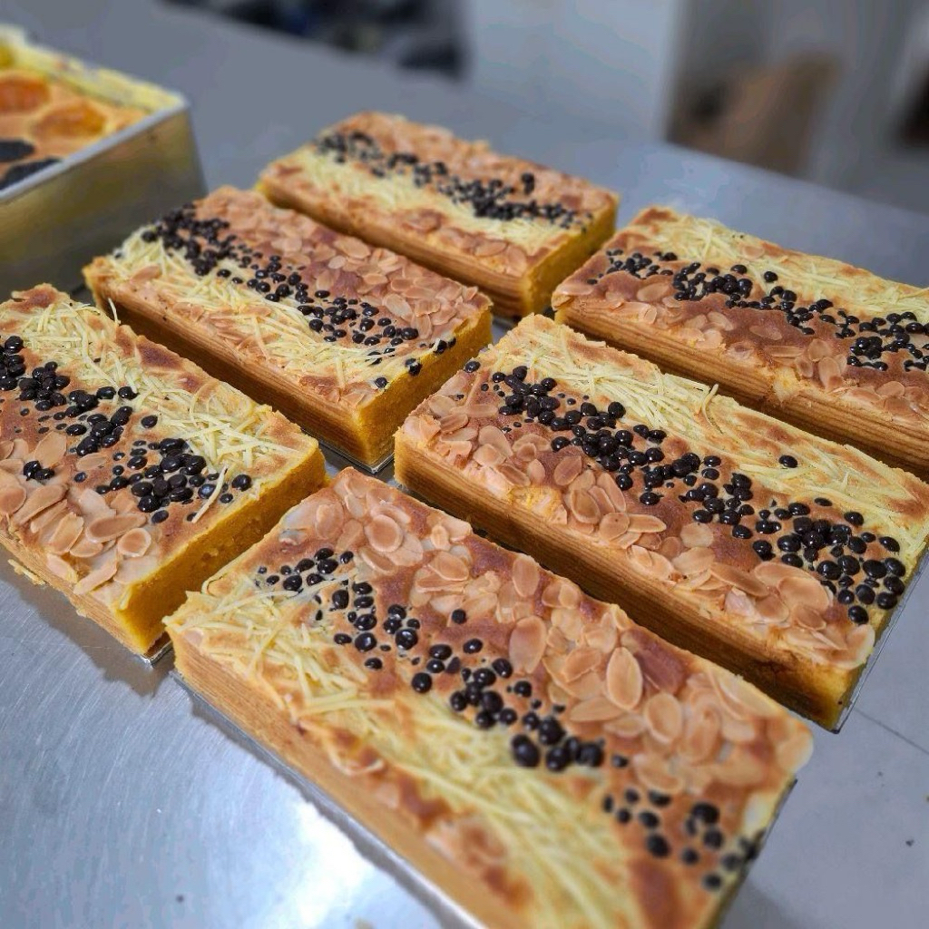 

lapis susu triple topping (uk10x20)