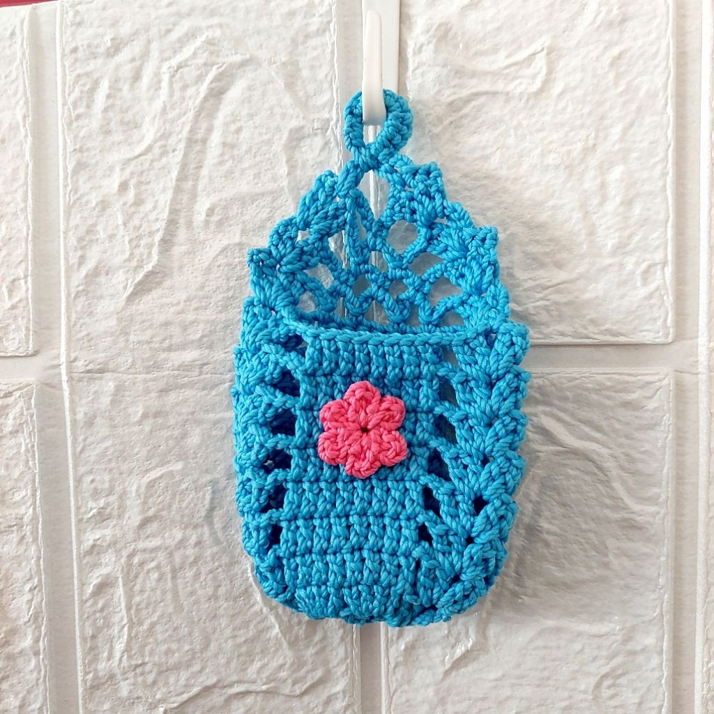 

Pouch rajut serbaguna bisa utk hiasan dinding, tempat gunting, pulpen, freshcare dll