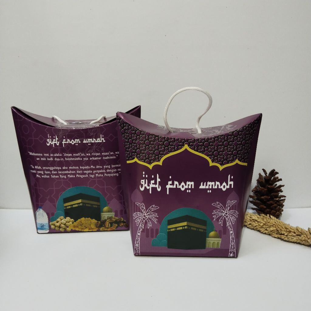 

Dus tali/dus tenteng/duspaperbag oleh oleh haji & umroh murah isi 50 pcs