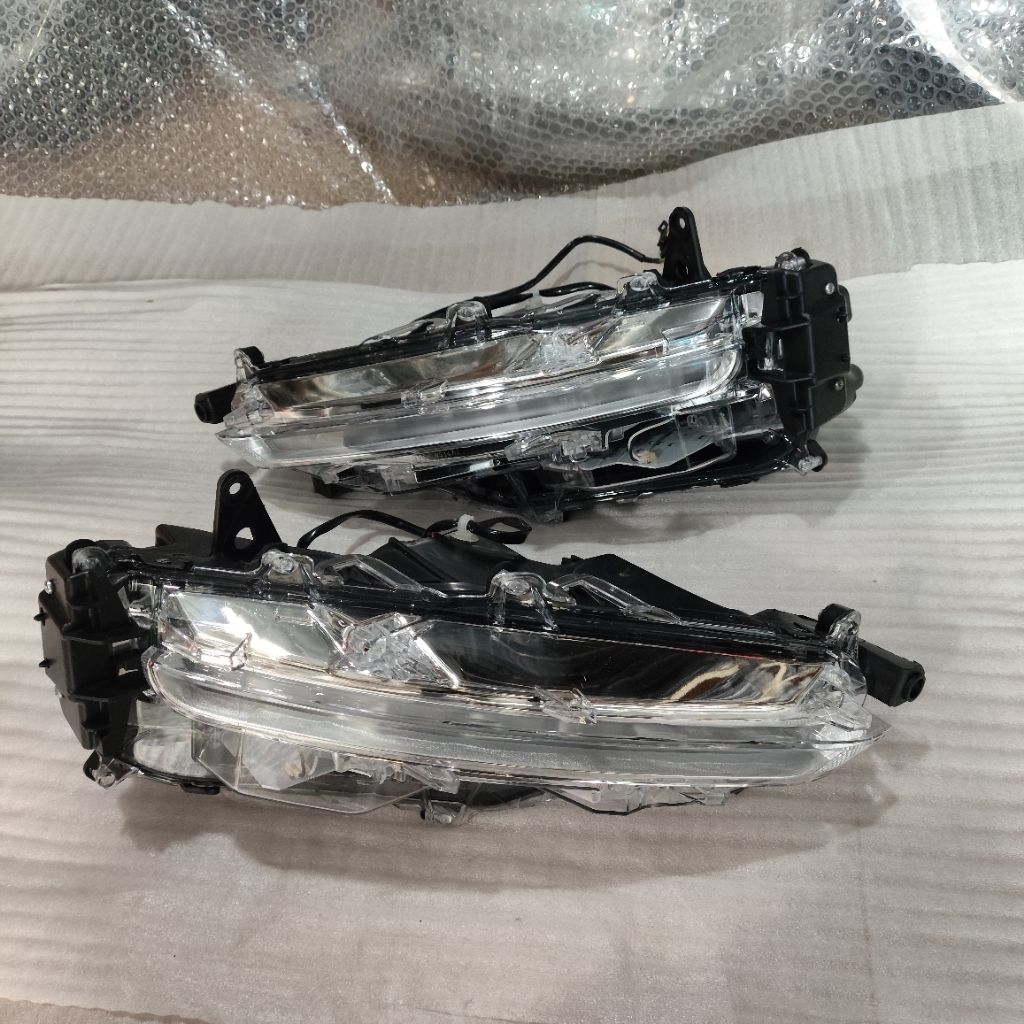 Lampu DRL sein Fortuner Vrz 2021 2022 2023 2024 GR-TRD