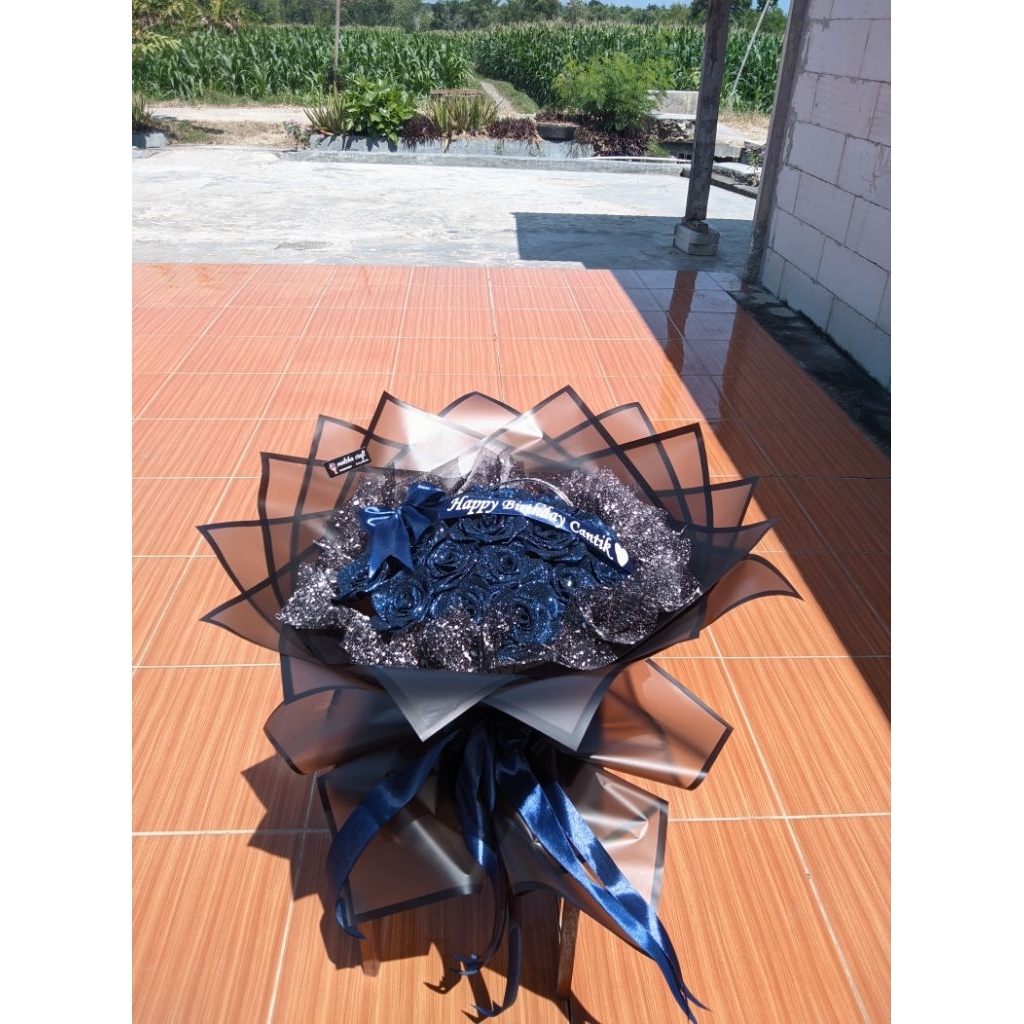 

BUCKET PITA SATIN NAVY 20 TANGKAI (GLITTER)