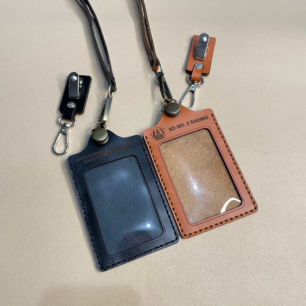 

ID CARD HOLDER/NAME TAG