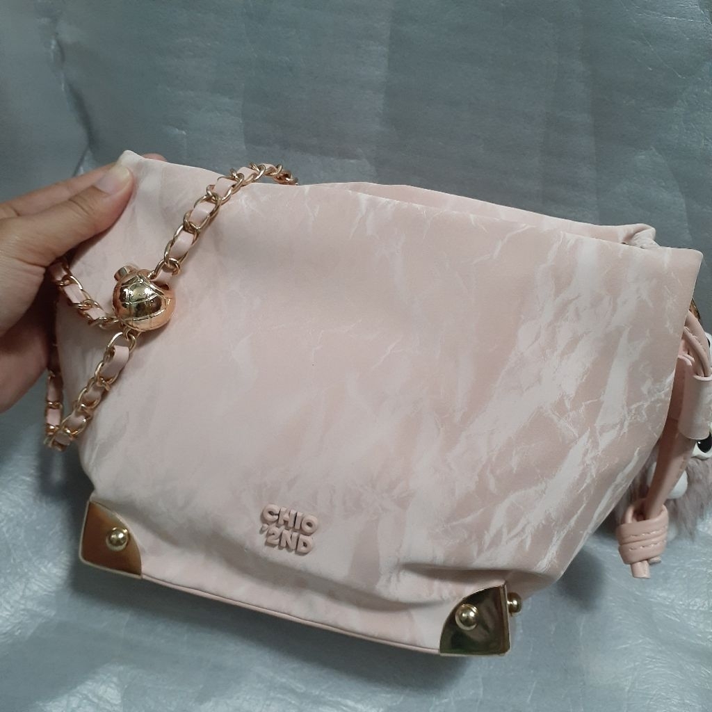 tas chio '2nd - nude pink sling bag