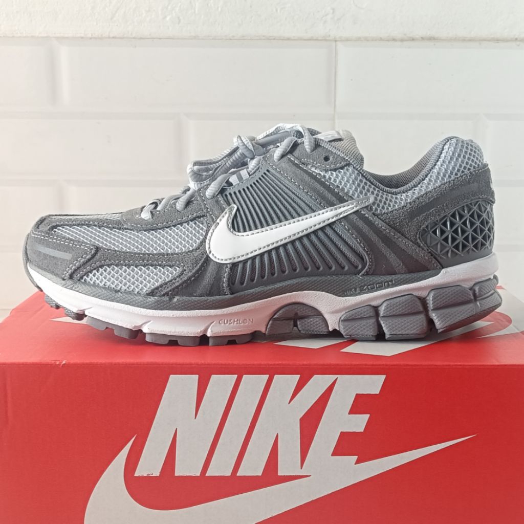 Nike Zoom Vomero 5 Grey Wolf
