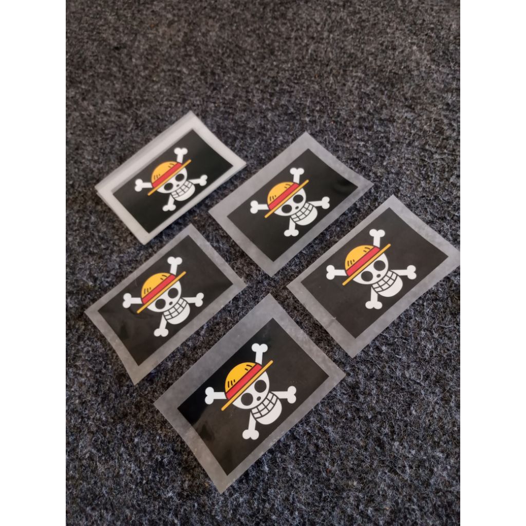 

sablon setrika custom Bendera one piece 7x4cm