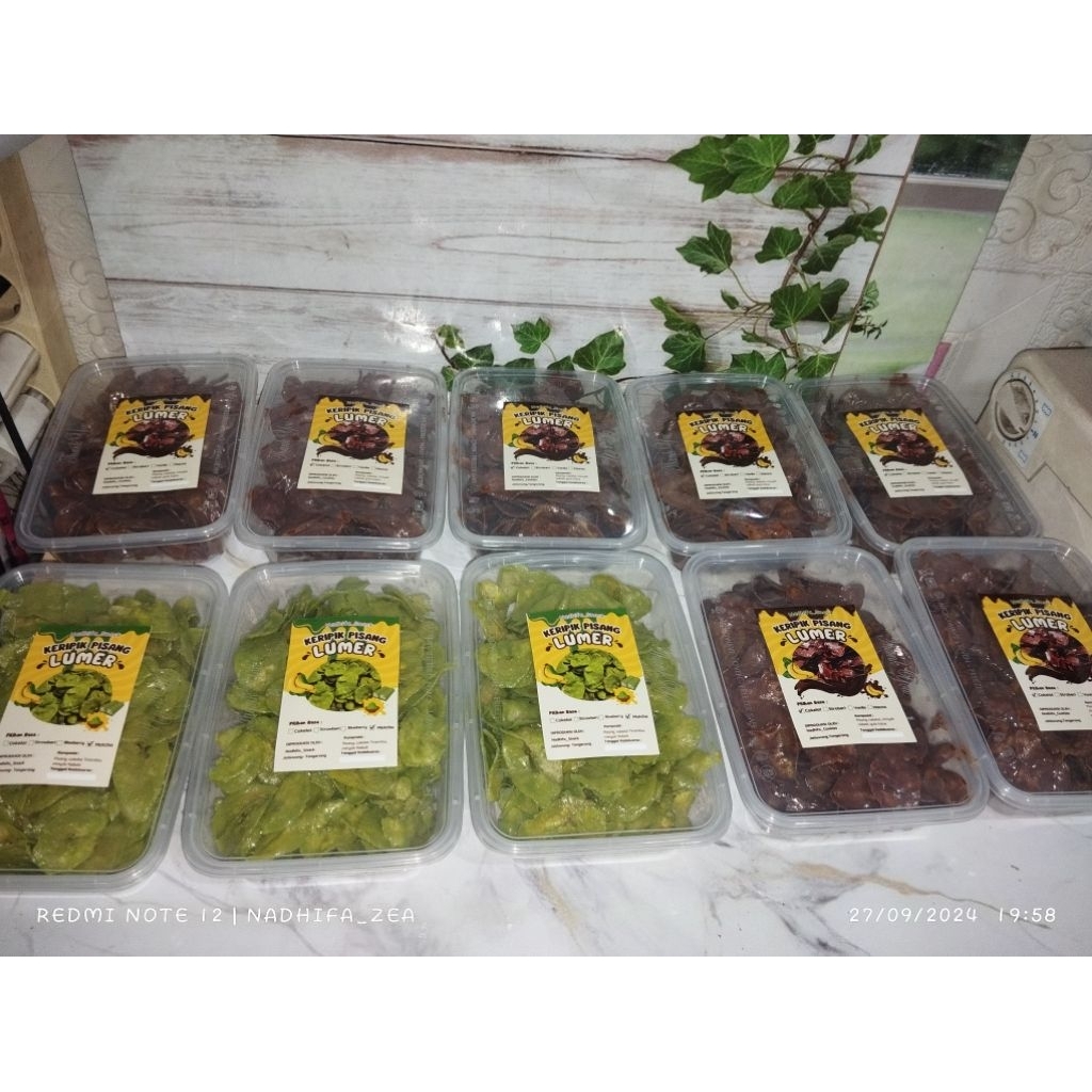 

keripik pisang coklat Nadhifa Snack ukuran thinwall 500ml/125gr