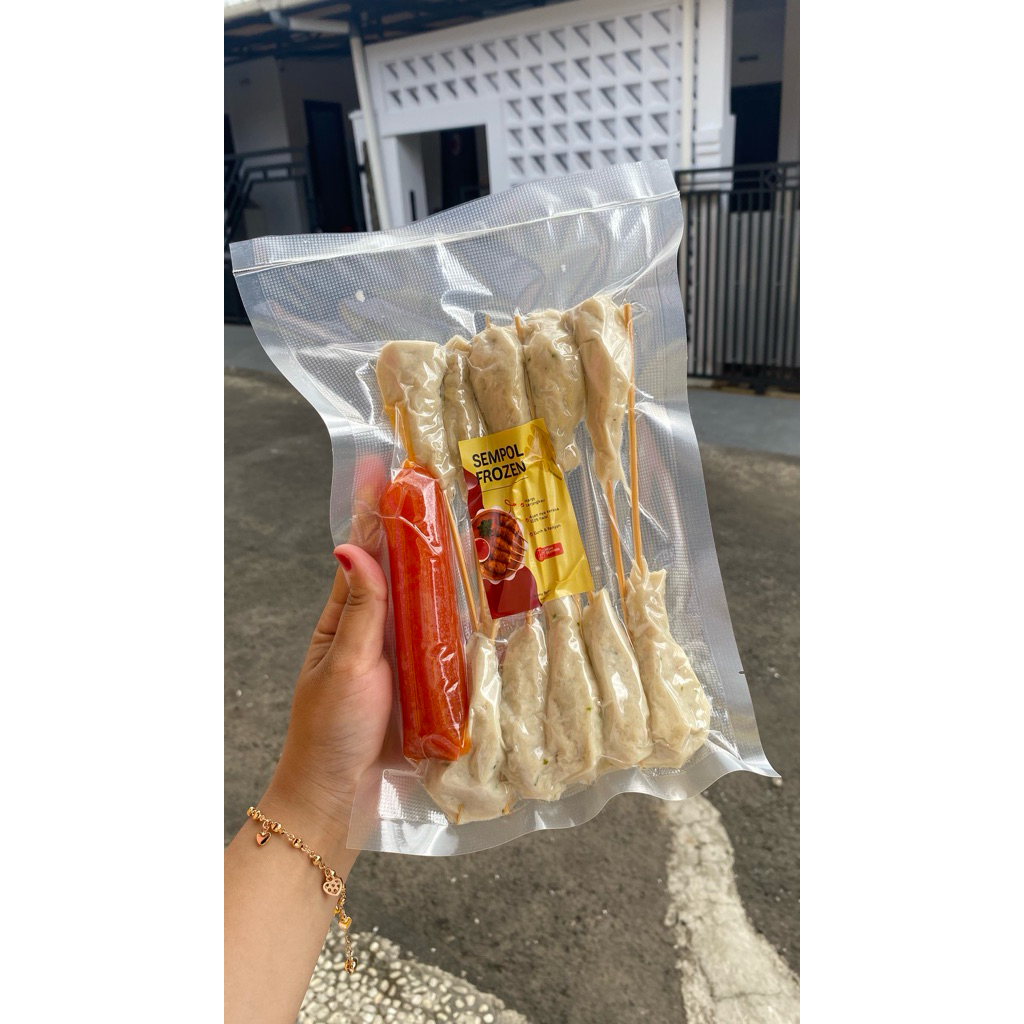 

SEMPOL AYAM FROZEN ISI 10 PCS by @cook.mutts
