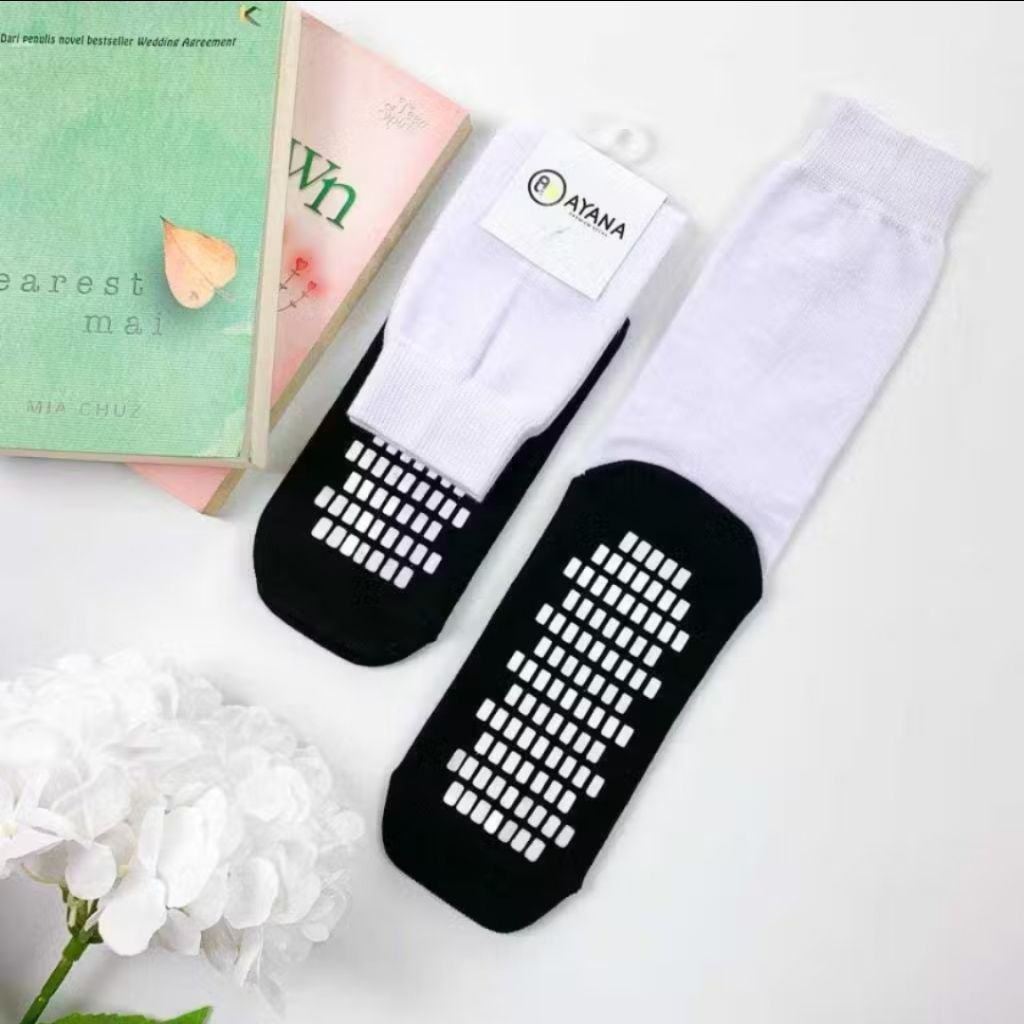 Kaos Kaki Anak Sekolah Putih Hitam Anti Slip Ayana Untuk TK SD