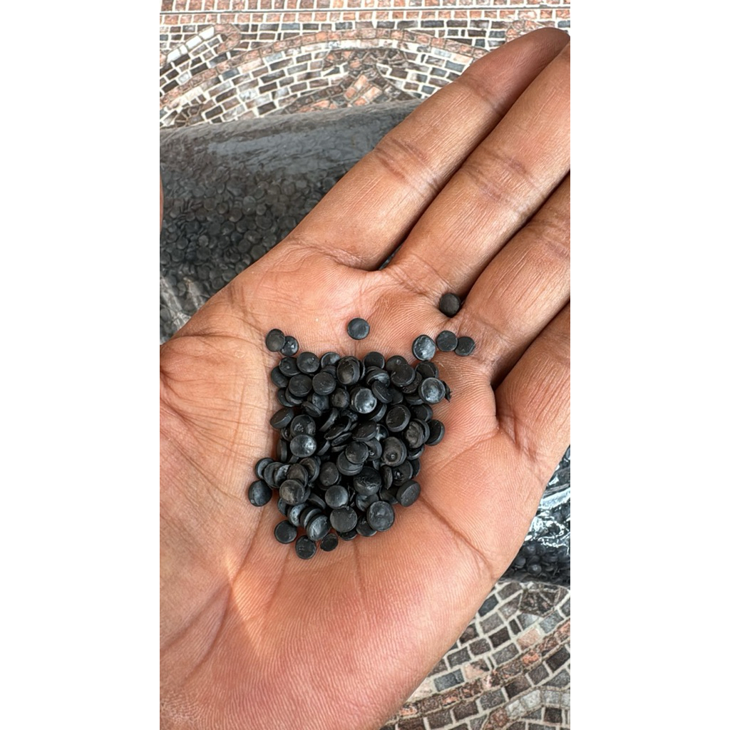 Biji plastik jenis PP Hitam 5.800/kg harga per karung