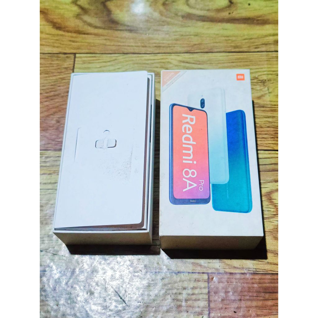 

KARDUS DUS BOX HP KONDISI SESUAI DI FOTO REDMI 8A PRO