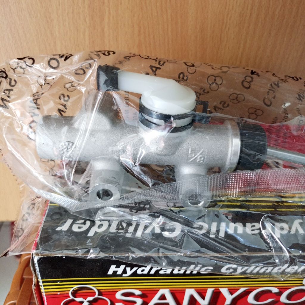 CM Assy Master Kopling Atas Dutro, Dyna 125/130HT Aluminium 31420-37141 Sanyco