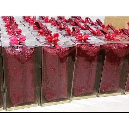 

kotak mika souvenir 8x8x19 kemasan pouch , botol pump