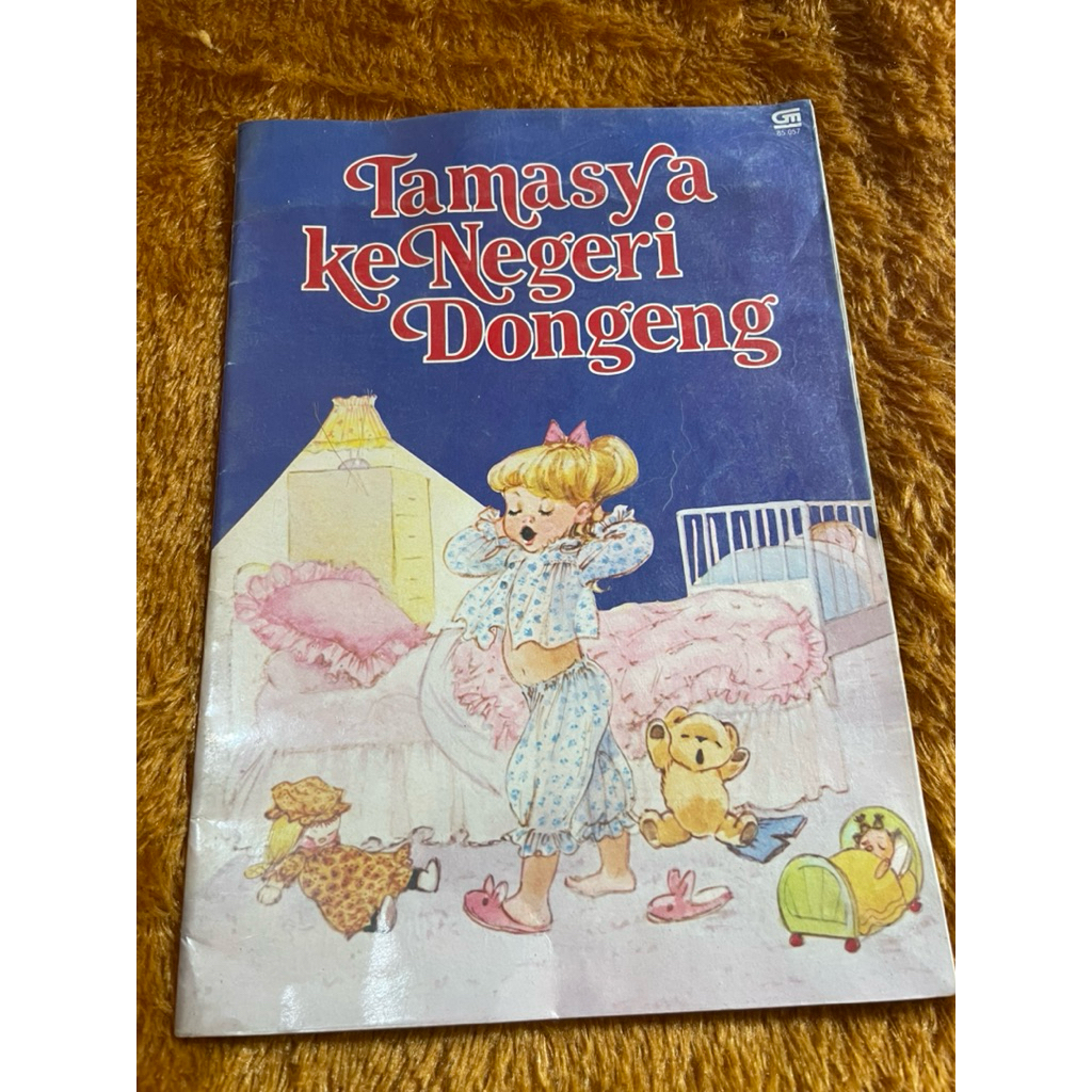 Buku preloved Tamasya ke Negeri Dongeng