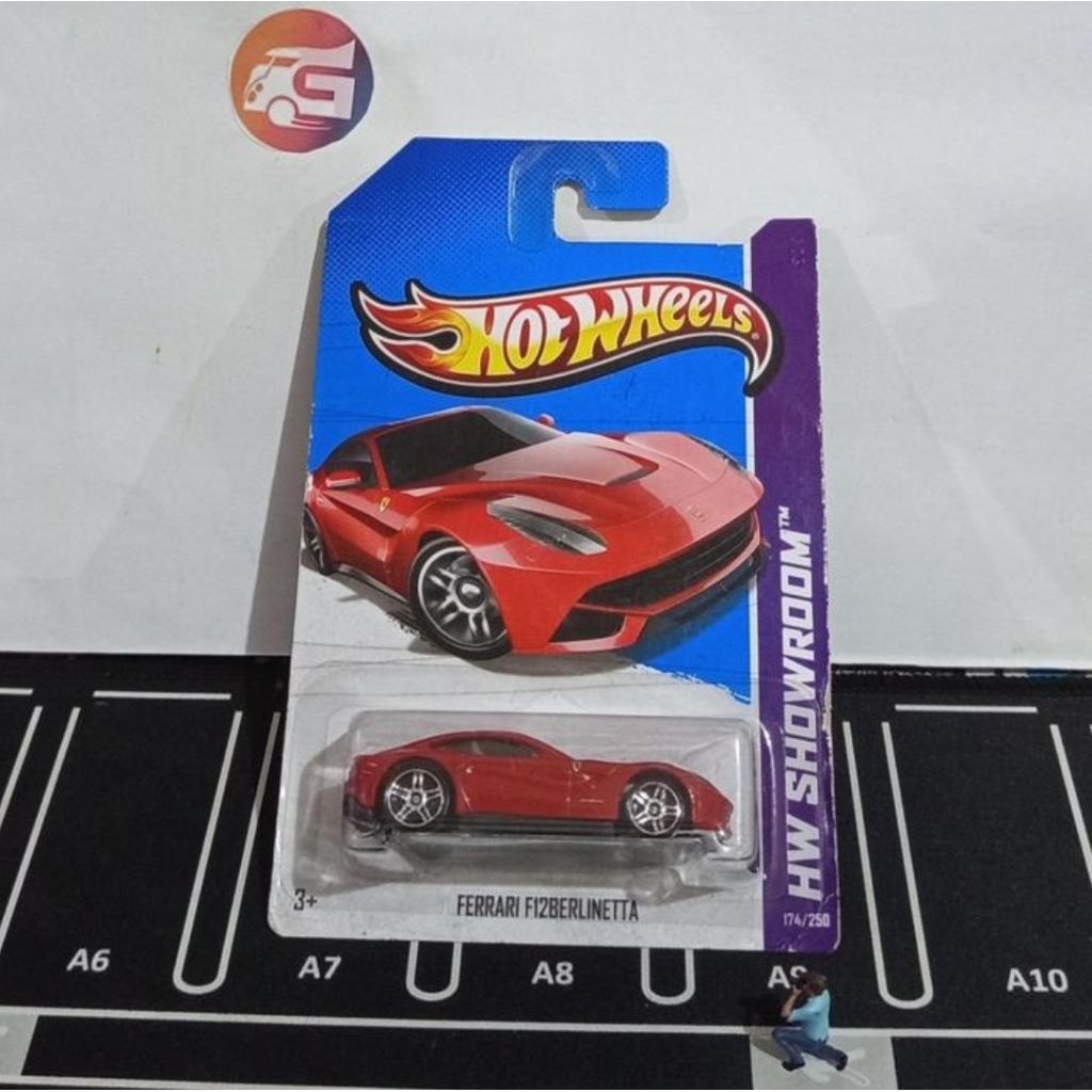 Hot wheels ferrari f12 berlinetta merah