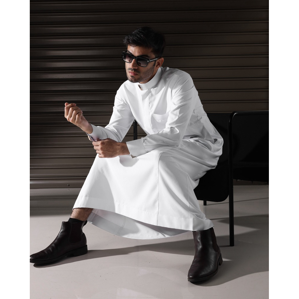 Thobe Pria Slim Fit Putih Lengan Manset Bahan Arabian Silk