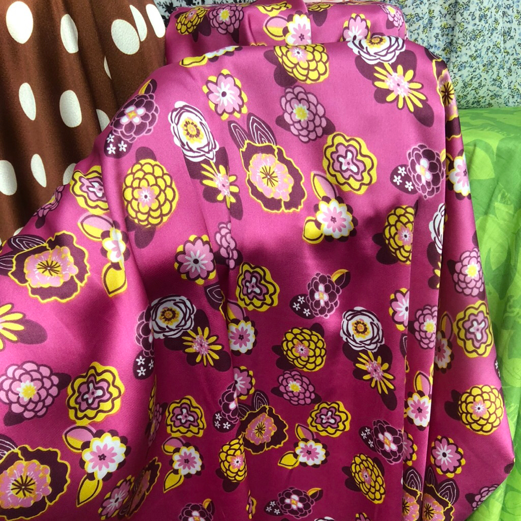 kain satin silk motif branded - kain satin silk motif premium chk