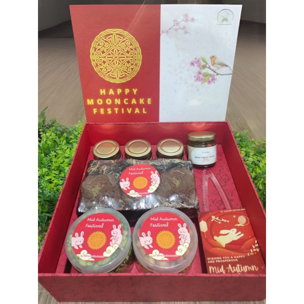 

Hampers Mooncake Premium Gluten Free (1pcs Brownies 10x20, 1jar nuts, 1jar granola, 4pcs Bird Nest)