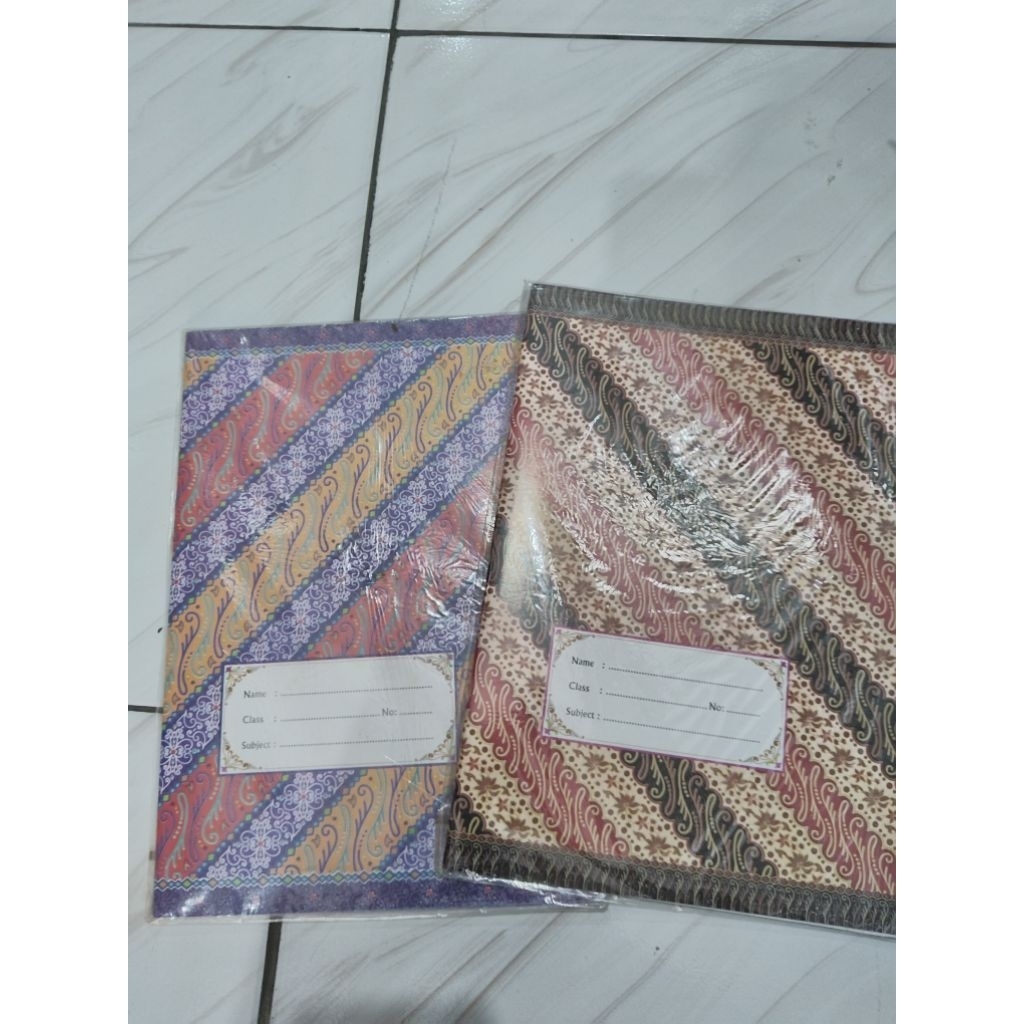 

SAMPUL BOXY BATIK | SAMPUL BUKU TULIS (1 PACK)
