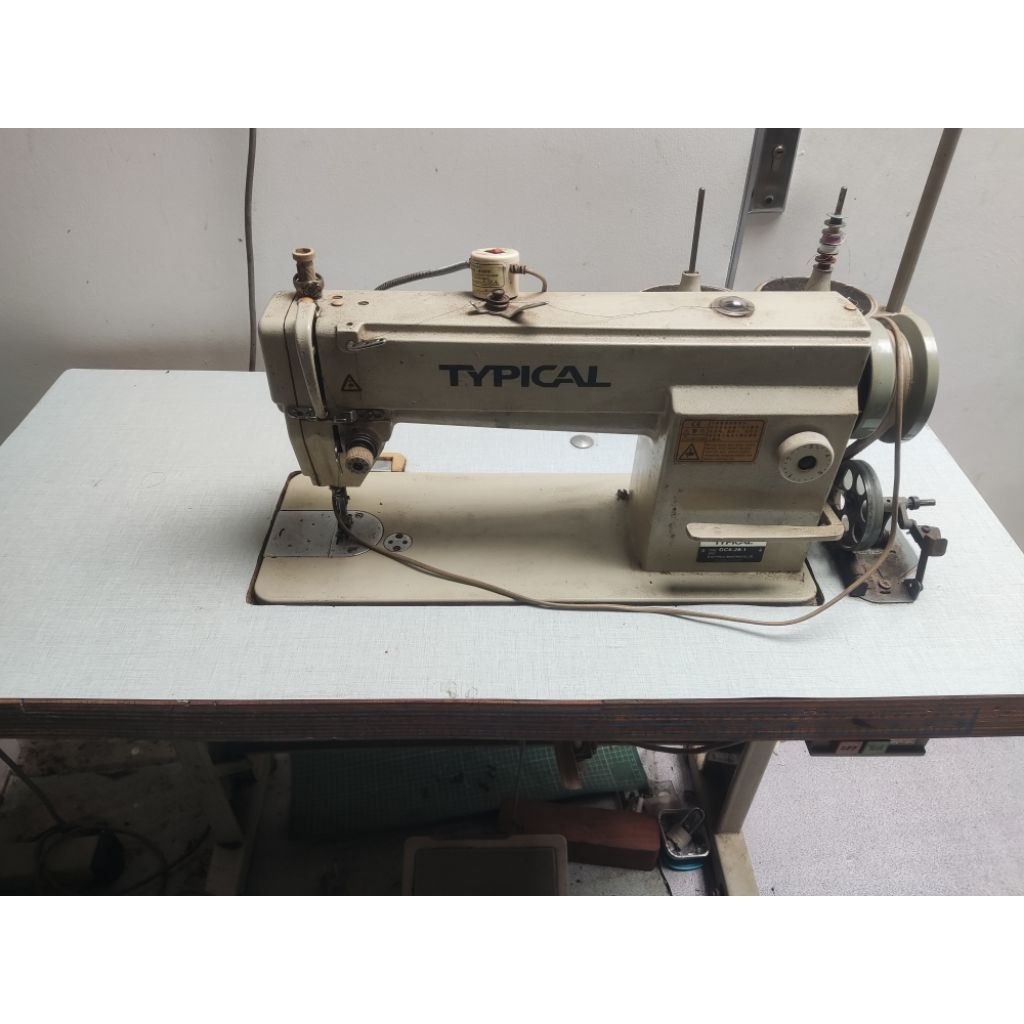 Mesin jahit TYPICAL GC6-28-1 + meja