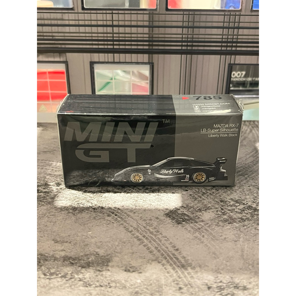 Mini GT Mazda RX 7 LBWK Black