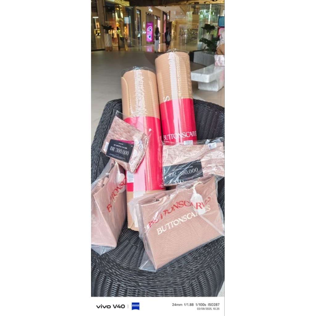 Tas Buttonscarves Goodie bag zumba party| leena monogram parka/jacket | matras yoga buttonscarves